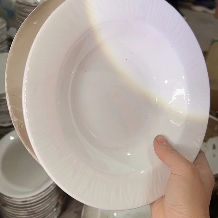 库存尾货浮雕草帽盘一对口径22.5