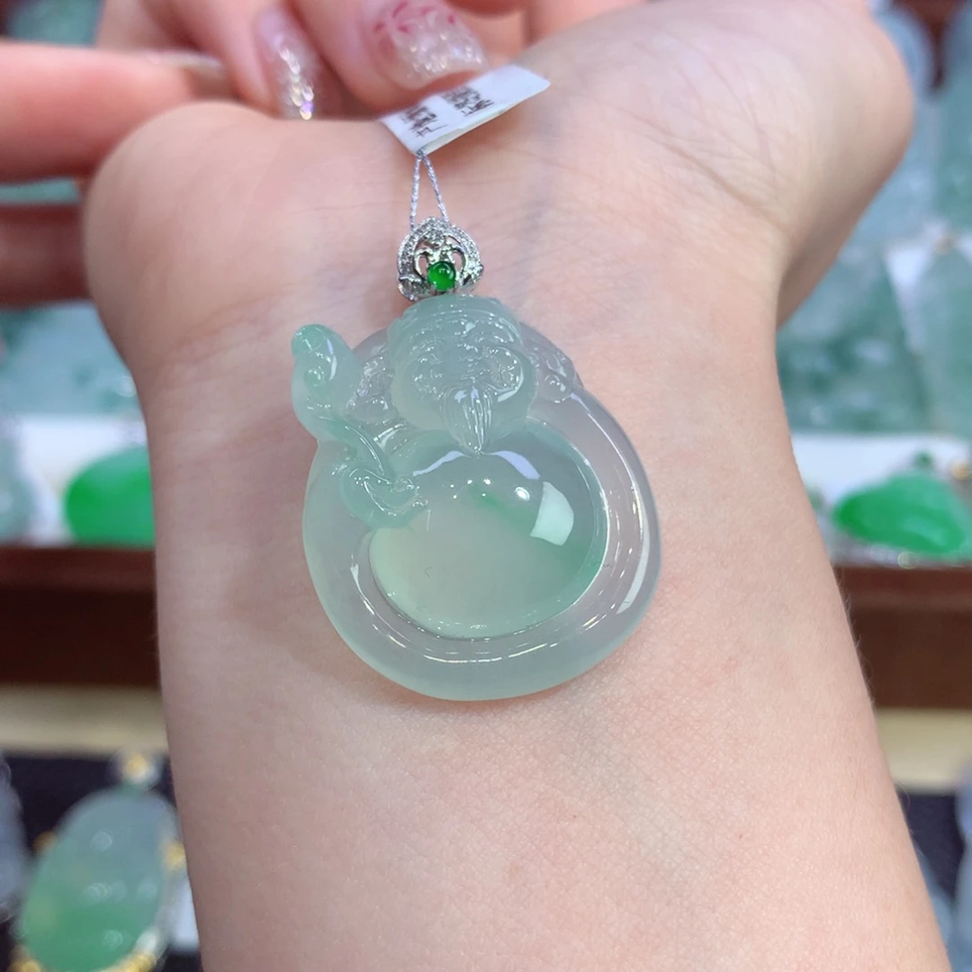 吊坠(不含链)18K金镶嵌翡翠天然缅甸A货翡翠揭阳工财神爷