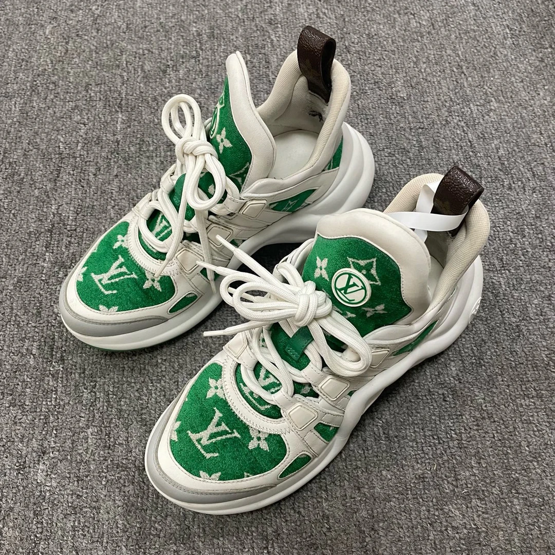 95新 LouisVuitton/路易威登 潮流生活休闲鞋  36.5码/3184