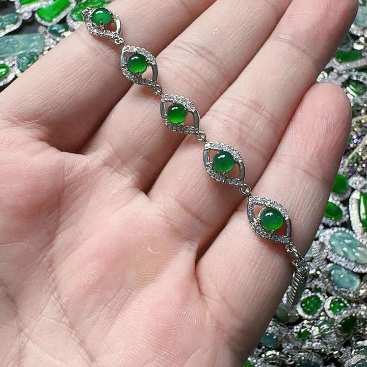 翡翠颈饰未镶嵌天然A货翡翠放漏