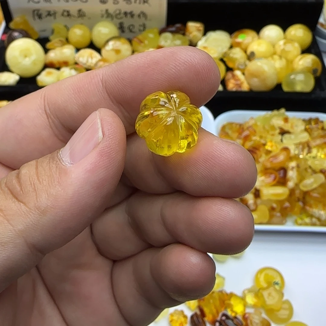 肥***门琥珀未镶嵌裸石1.67克