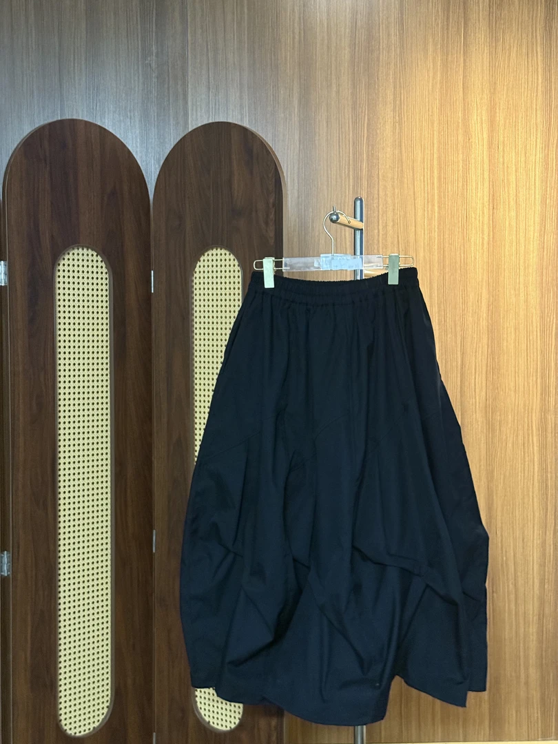 设计师黑色蓬感半裙