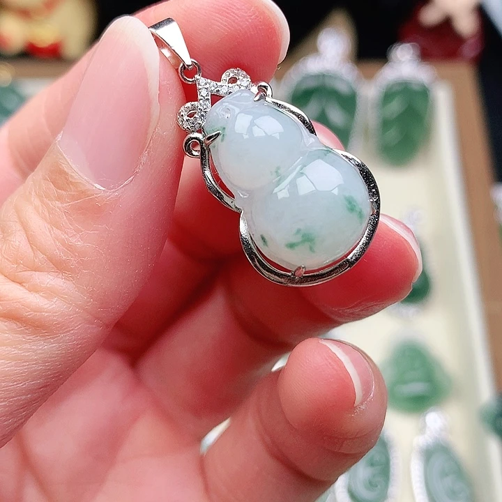 颈饰银S925镶嵌翡翠吊坠