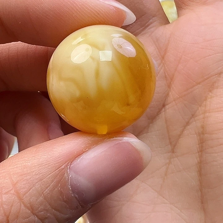 蜜蜡未镶嵌珠宝奇石
