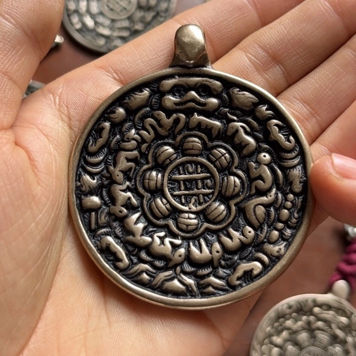 颈饰琉璃熊****装喜欢的朋友