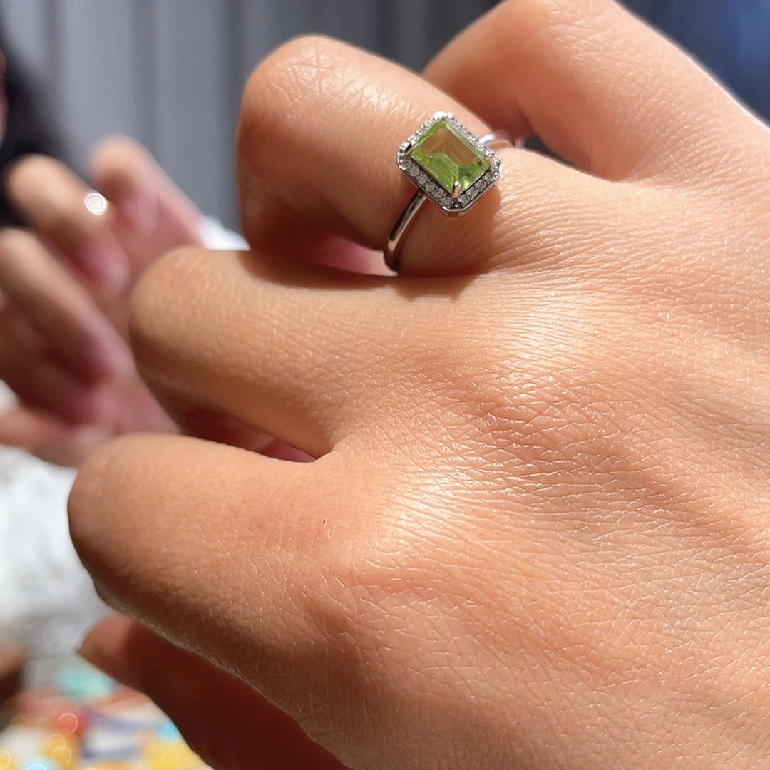 橄榄石戒指银S925镶嵌大气款