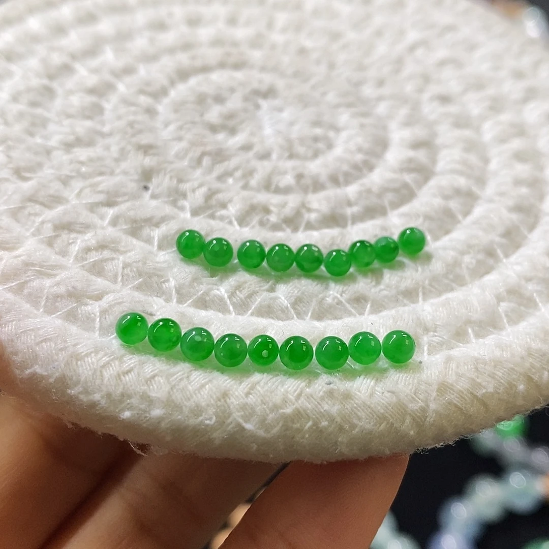 未镶嵌挂件翡翠多样发其一