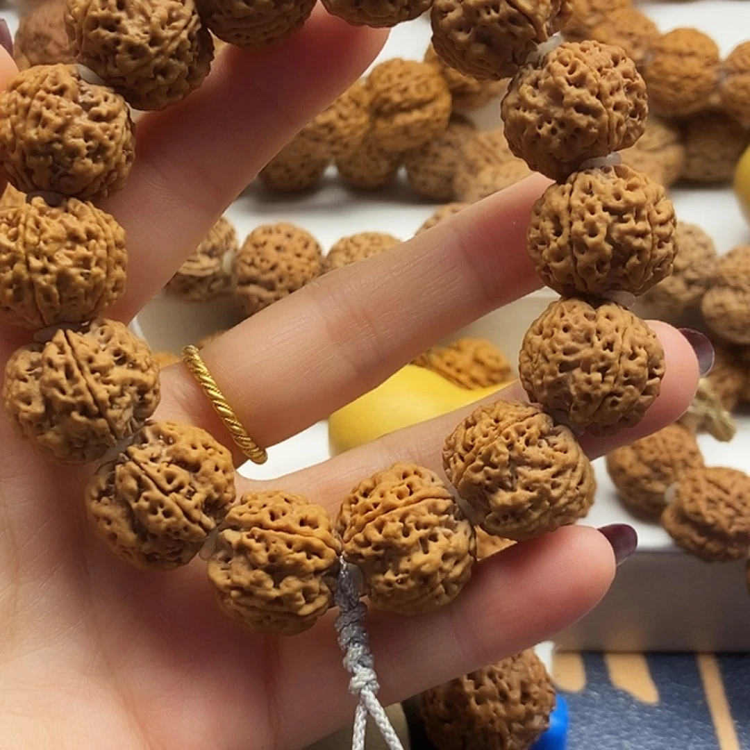 金刚菩提吊坠深沟梅花
