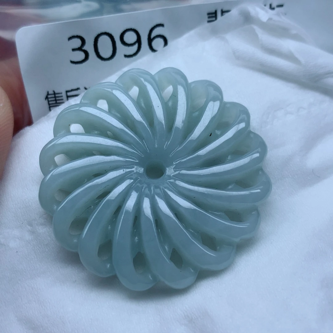 翡翠未镶嵌颈饰珠子