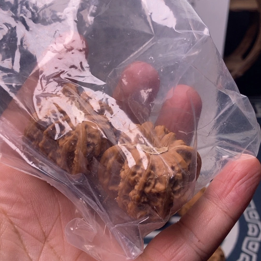 一***菇文玩核桃把件38.8全品老密纹