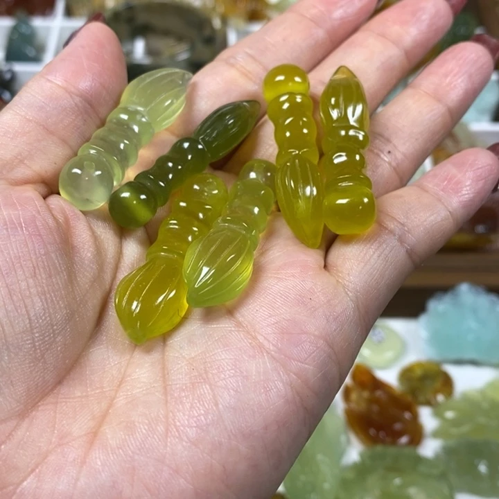 蛇纹石玉未镶嵌吊坠