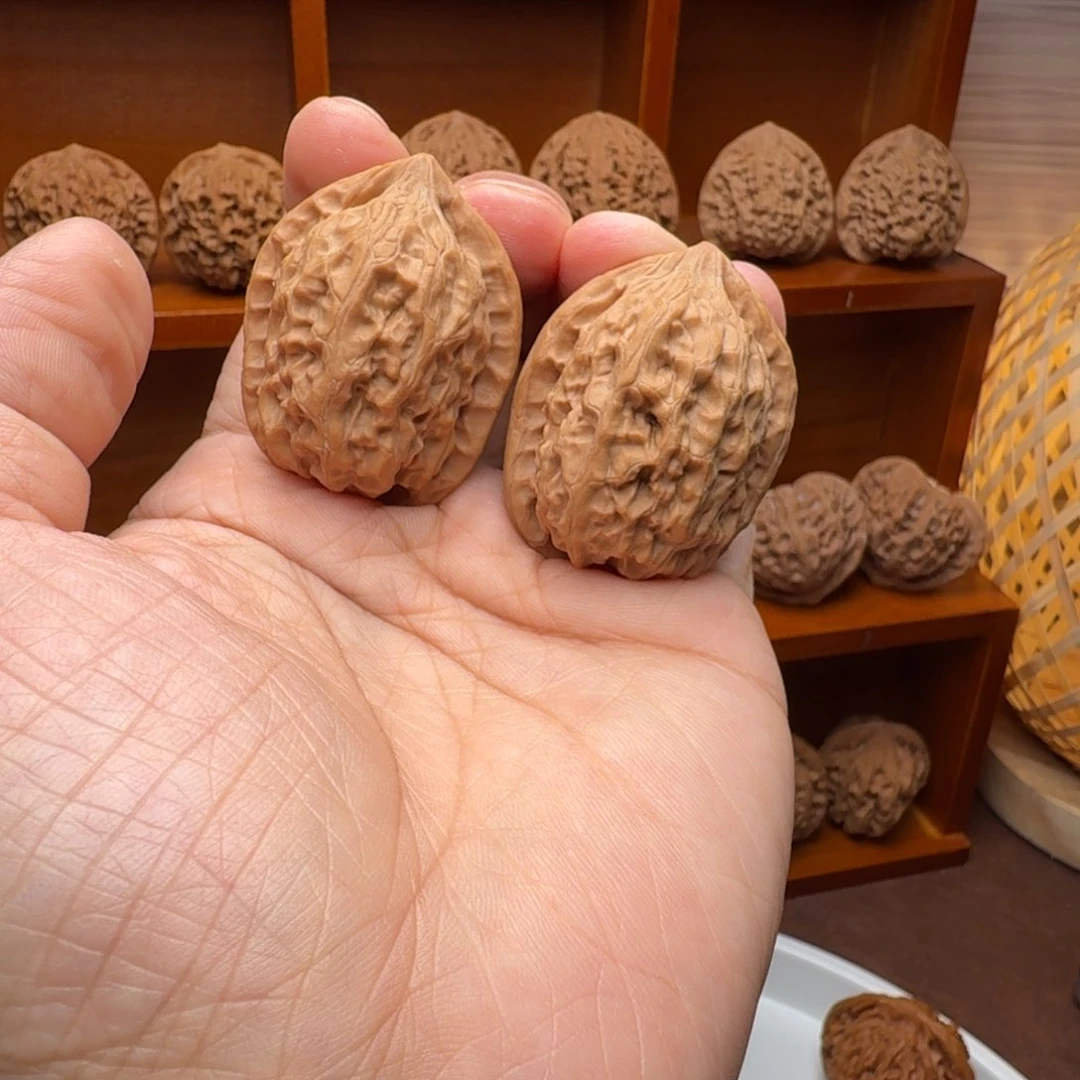 文玩核桃吊坠T*赤焰鸡心