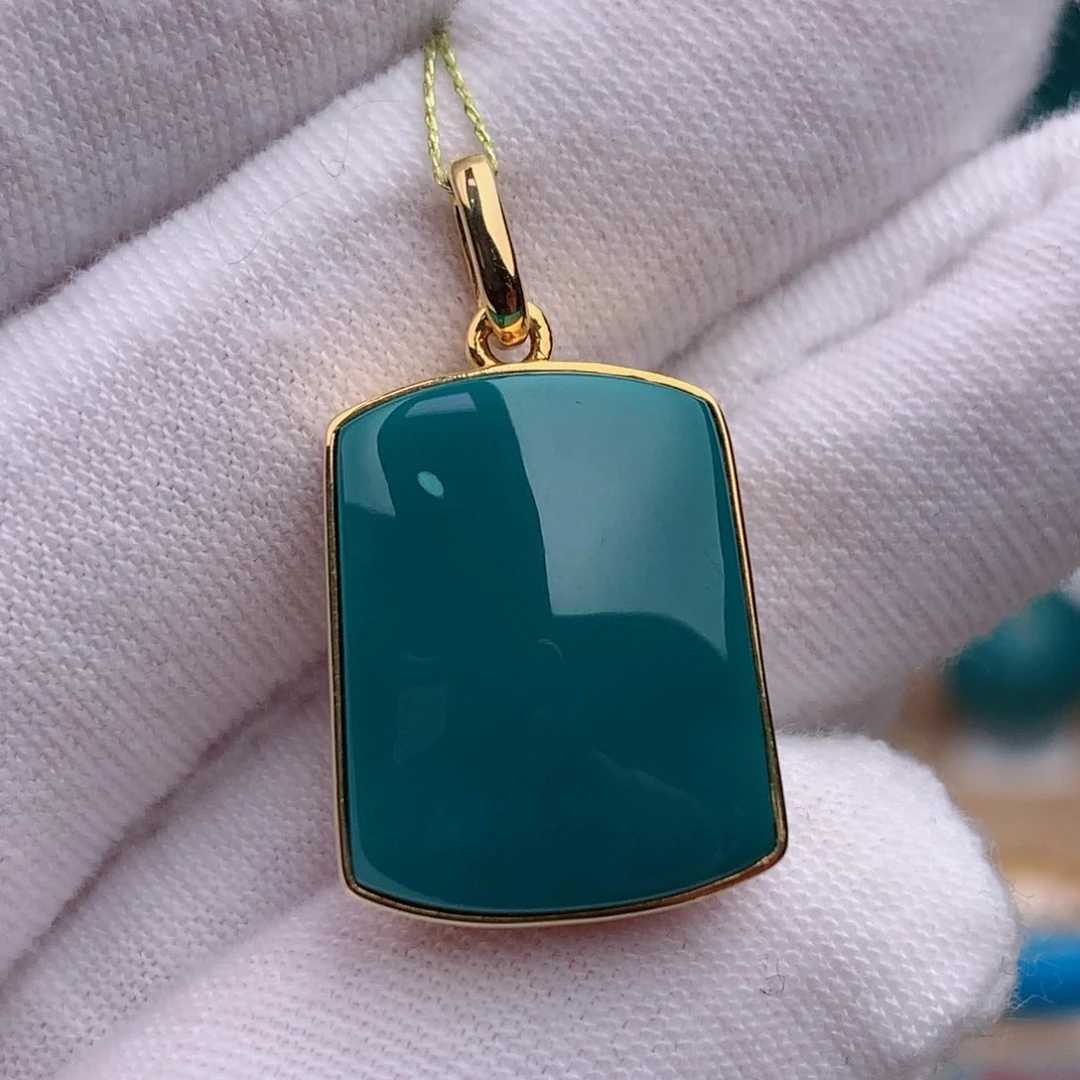 18K金镶嵌绿松石珠宝奇石无事牌