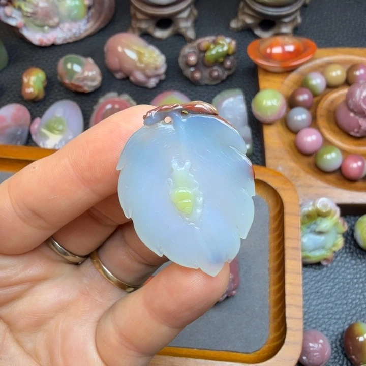 玛瑙/玉髓颈饰未镶嵌盐源原矿