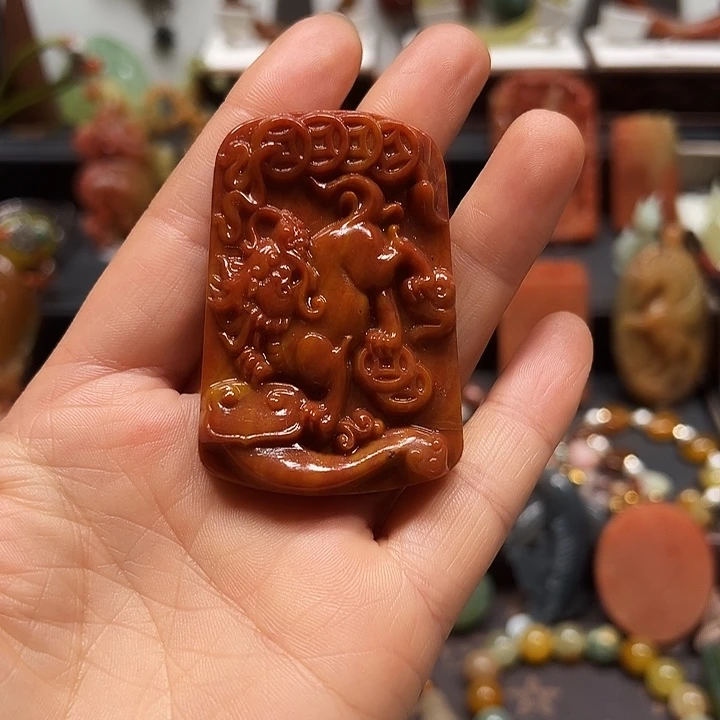 岫玉未镶嵌吊坠挂件，