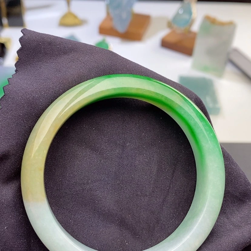 【闪购商品】定制翡翠未镶嵌成品圈口56