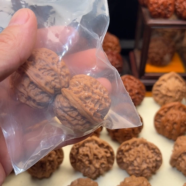 求***实桃核吊坠哈哈哈哈哈哈