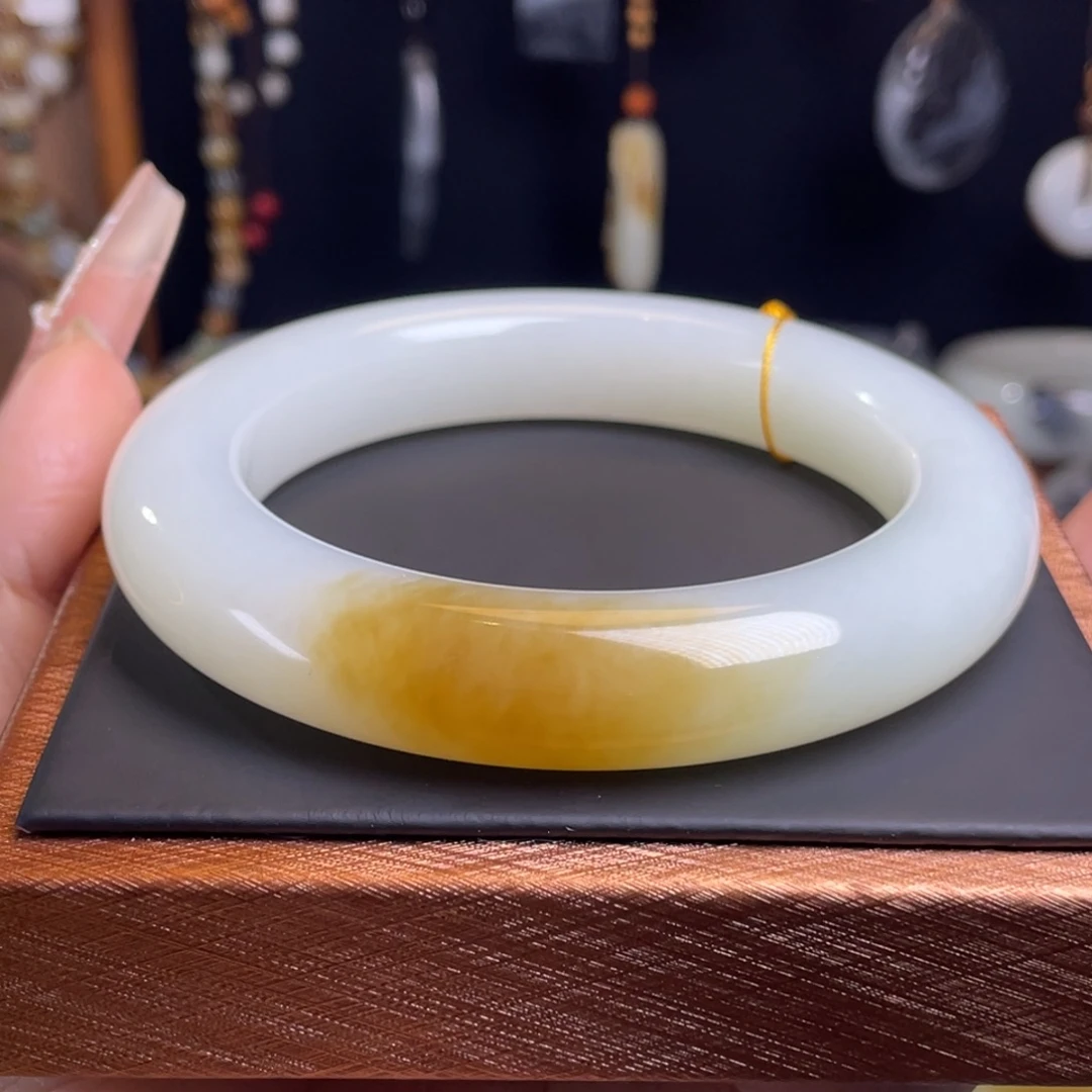 和田玉未镶嵌手镯62