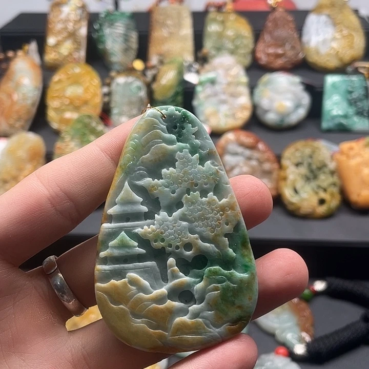 翡翠未镶嵌挂件腾冲老料特色件