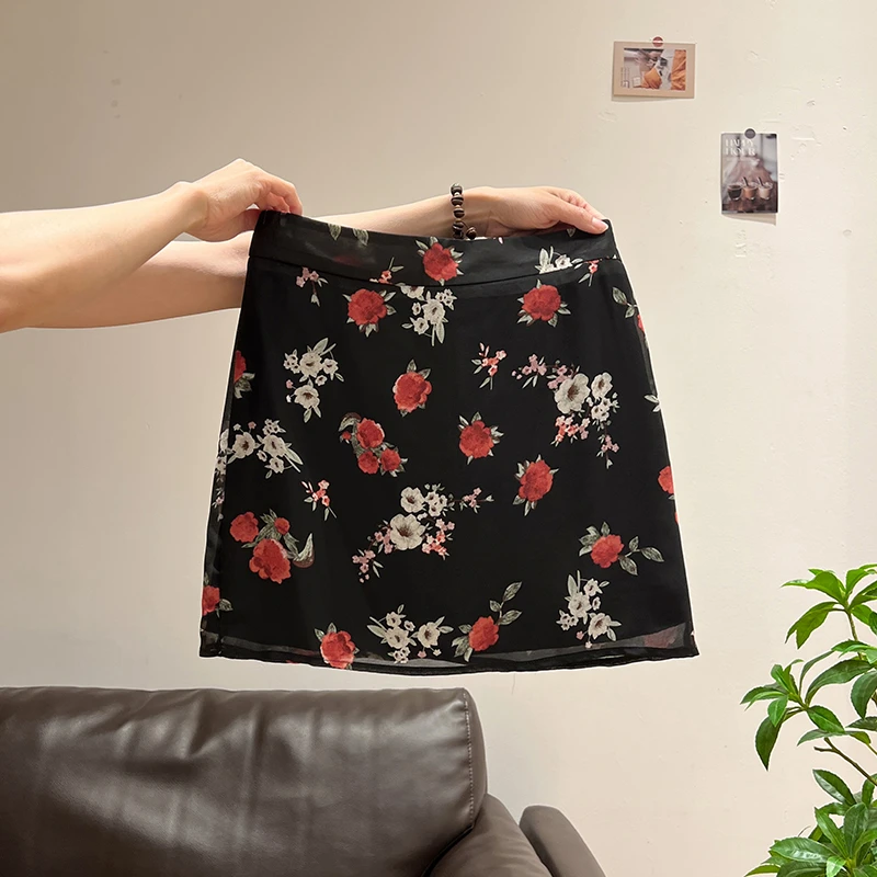 仲夏玫瑰花碎花遮胯半身裙2025夏新款高腰显瘦a字包臀短裙女