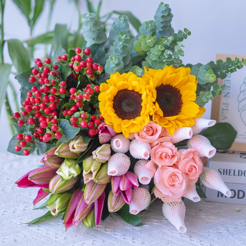 【源头优选】粉玫瑰+百合+红豆1扎+向日葵+配草云南直发