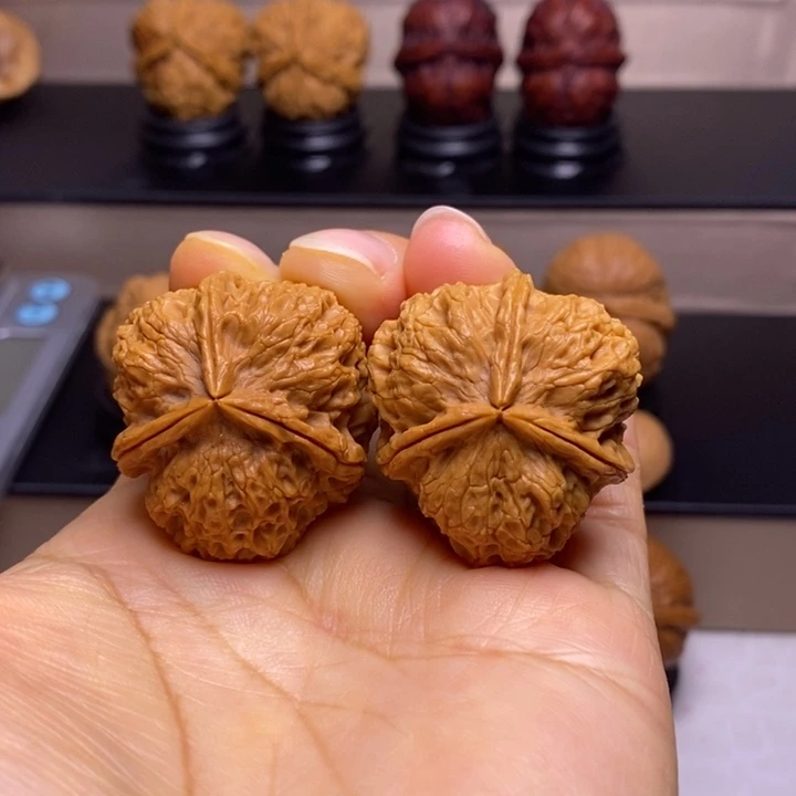 把件文玩核桃密石三楞1