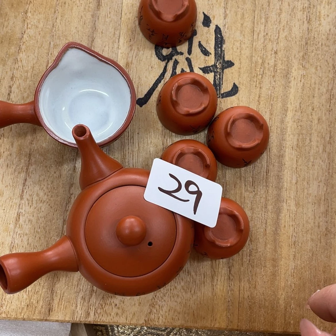 【闪购商品】路***。瑕疵_ 回流物品，不是全新