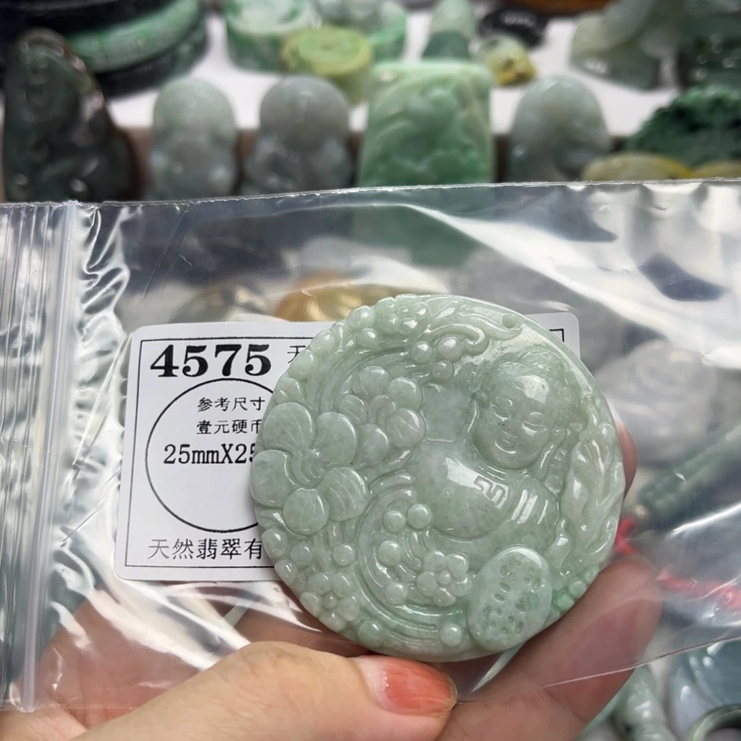 翡翠未镶嵌颈饰4575