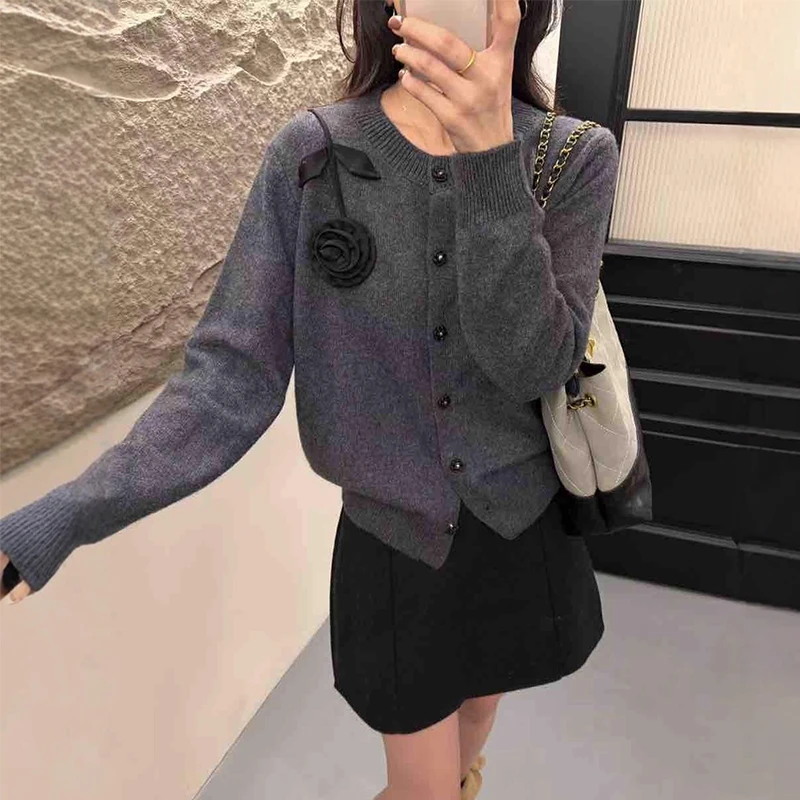 胖mm特大码女装灰色立体花朵毛衣开衫外套女秋冬季宽松针织衫上衣