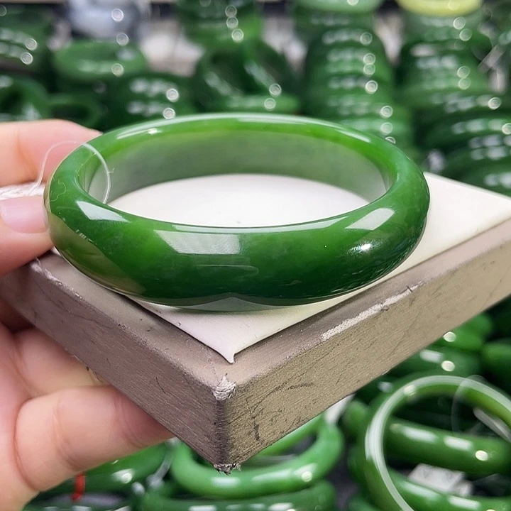 未镶嵌手镯和田玉（碧玉）