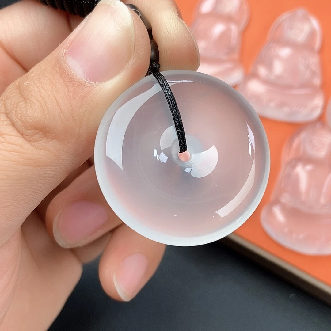 石英质玉颈饰未镶嵌平安扣