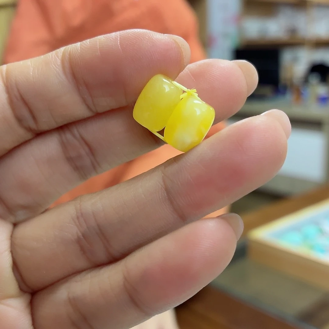 琥珀未镶嵌珠宝奇石