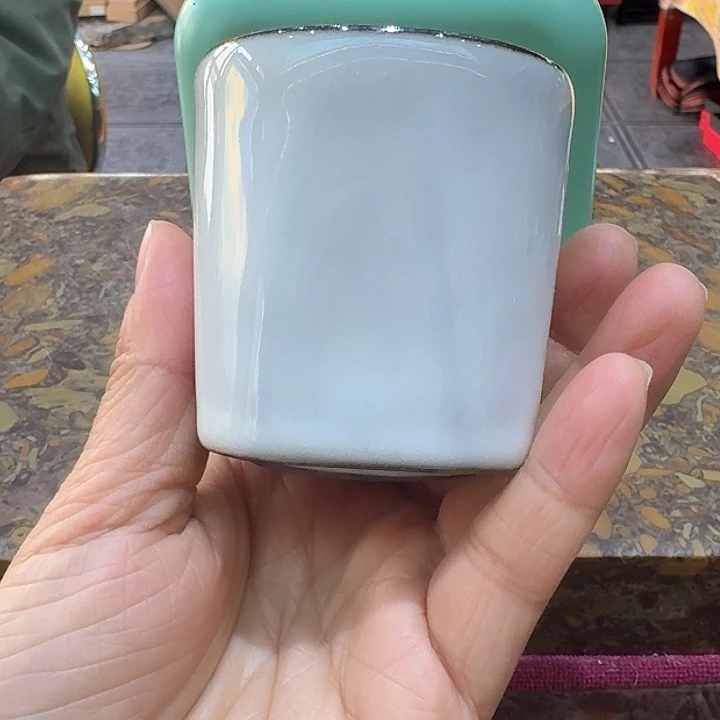 方杯一个，瓷。。。。