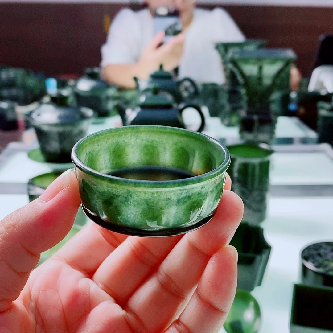 未镶嵌和田玉（青玉）摆件