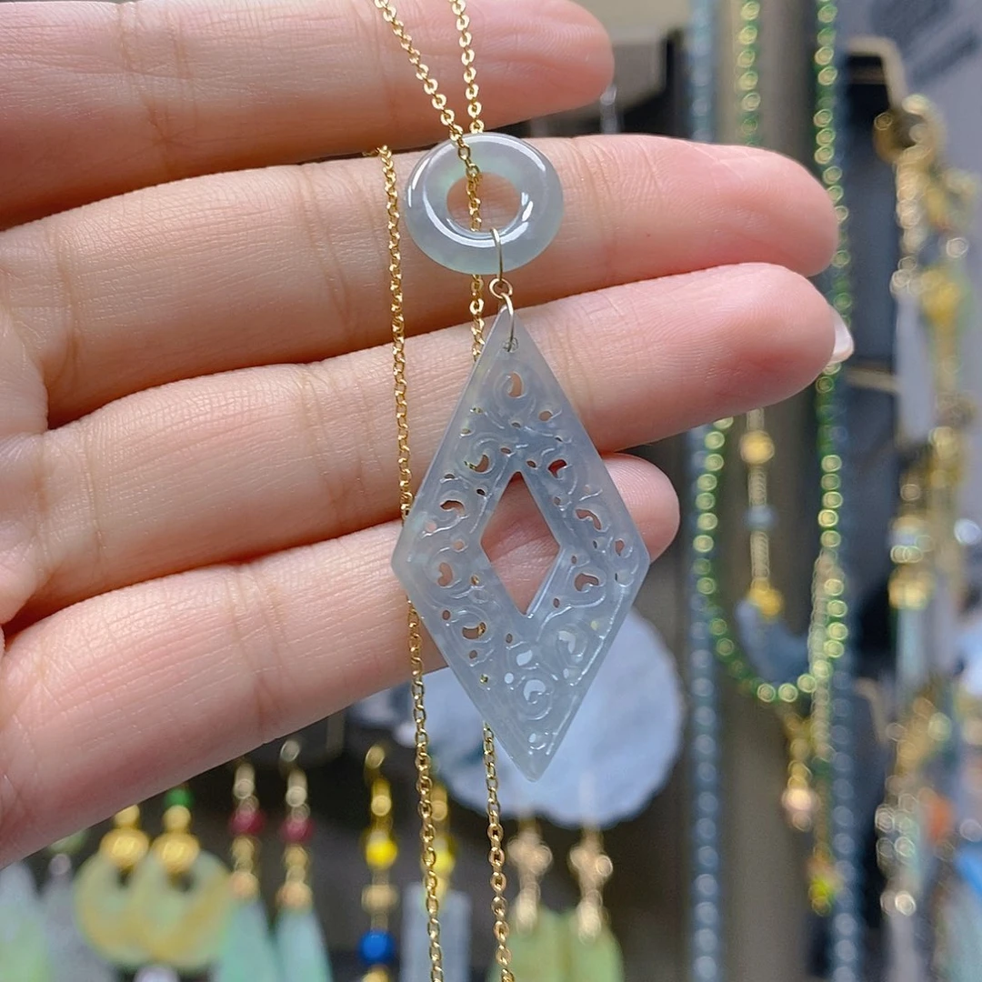 未镶嵌翡翠耳饰翡翠