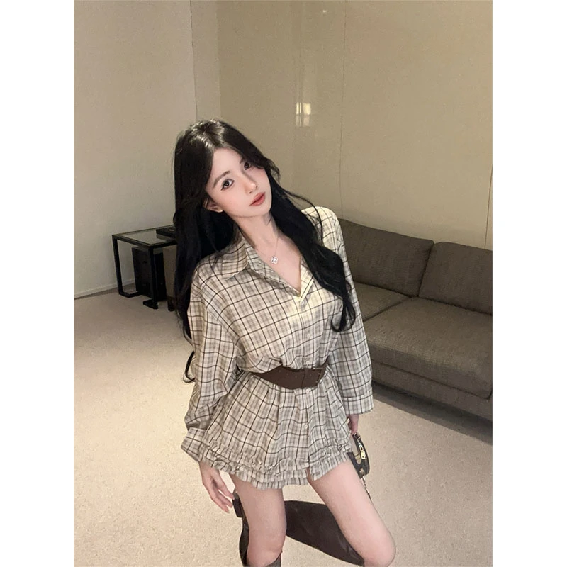 2025韩版新款复古翻领单排扣宽松格子木耳边衬衫显瘦百搭短裤套装