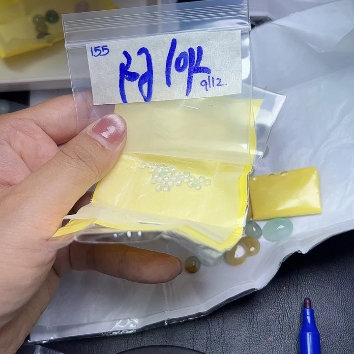未镶嵌定制翡翠阿*不