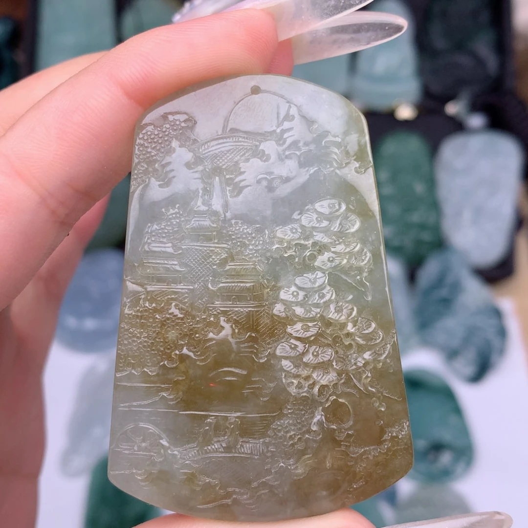 翡翠未镶嵌颈饰山水
