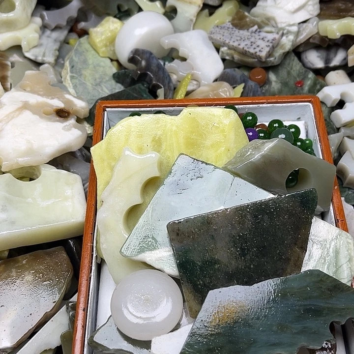 未镶嵌和田玉珠宝奇石花*雄