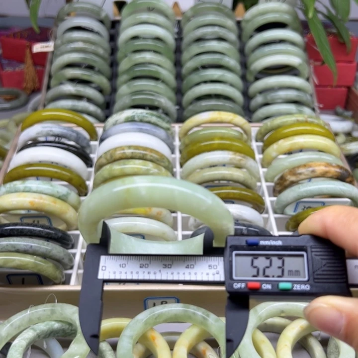 蛇纹石玉未镶嵌手镯11