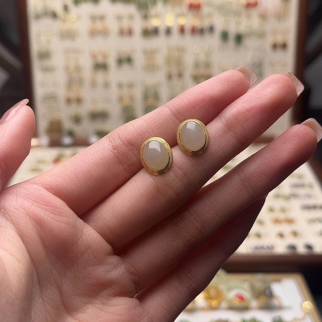 和田玉未镶嵌耳饰