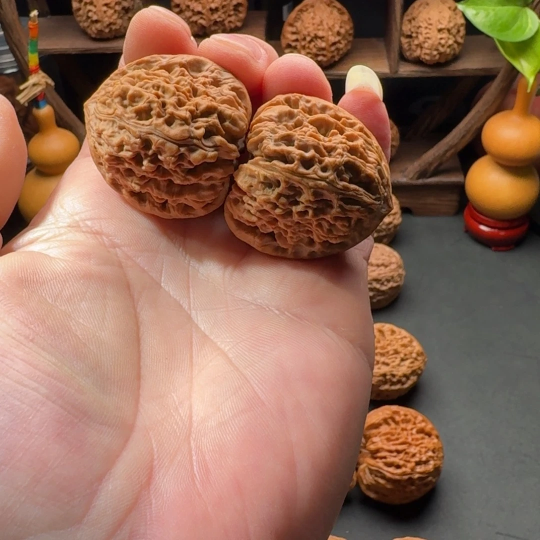 文玩核桃把件南疆石三角桩型尺寸38