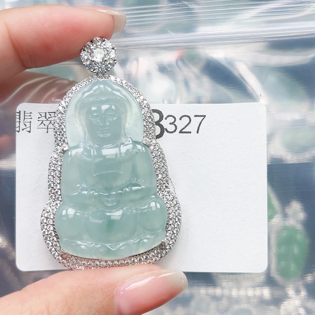 翡翠颈饰未镶嵌翡翠327