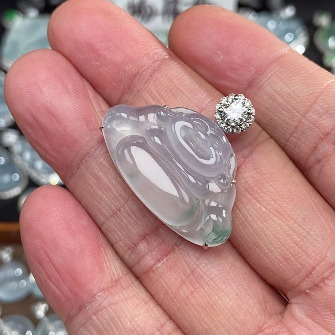 颈饰18K金镶嵌翡翠佛公