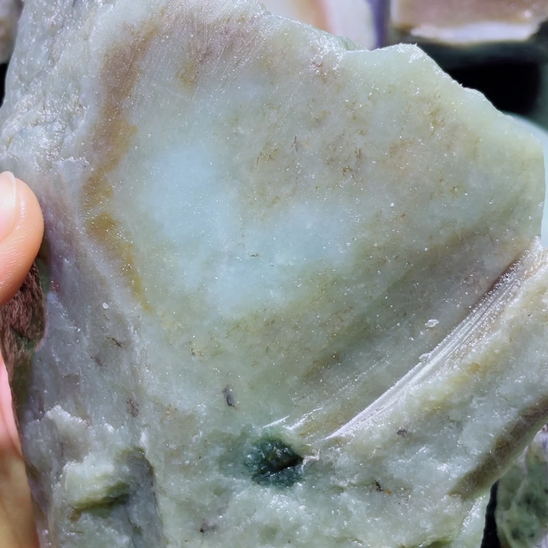 和田玉未镶嵌珠宝半成品