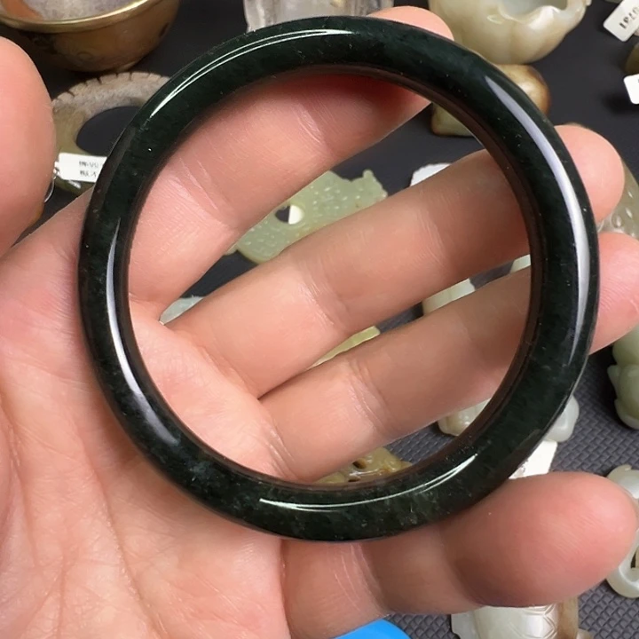 和田玉（碧玉）手镯未镶嵌