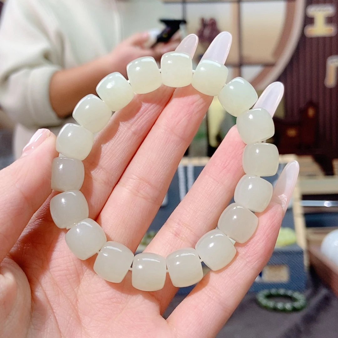 *****和田玉未镶嵌手链