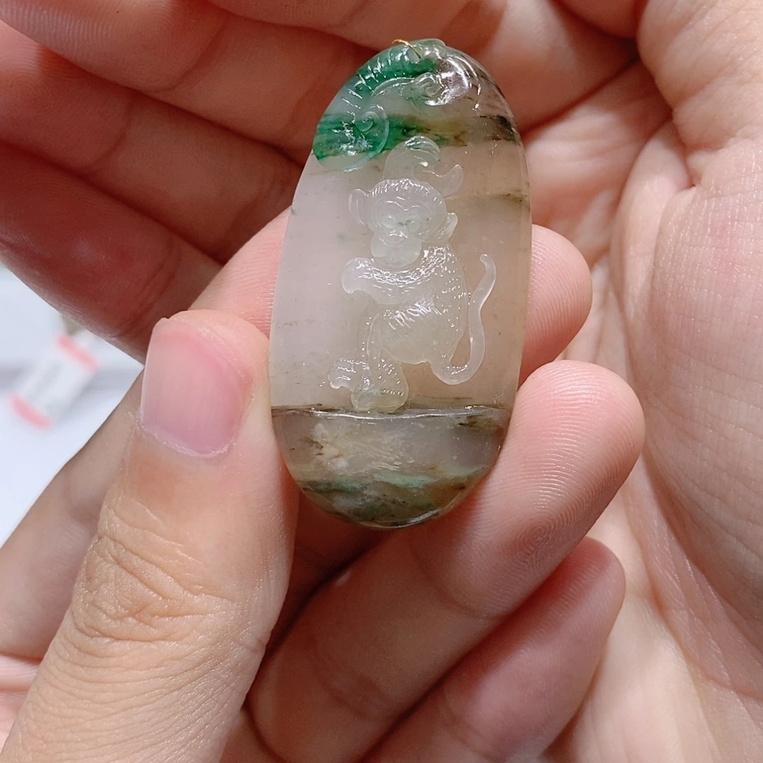 独山玉未镶嵌挂件