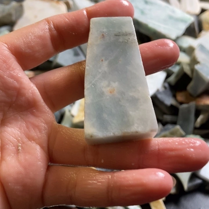 翡翠颈饰未镶嵌天然翡翠