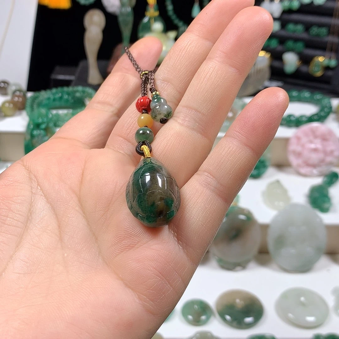 未镶嵌独山玉颈饰